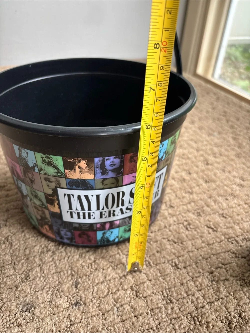 Taylor Swift official looking
